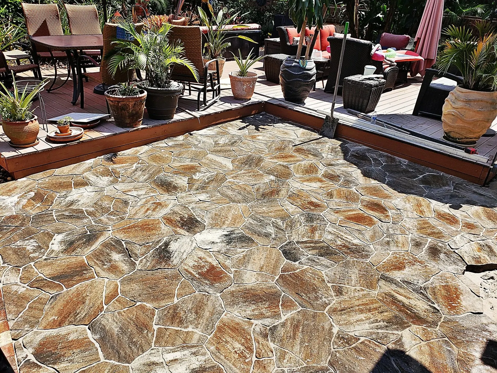 Stone-look paver patio with outdoor furniture